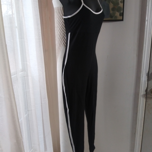 Active wear jumpsuit - Picture 4 of 9